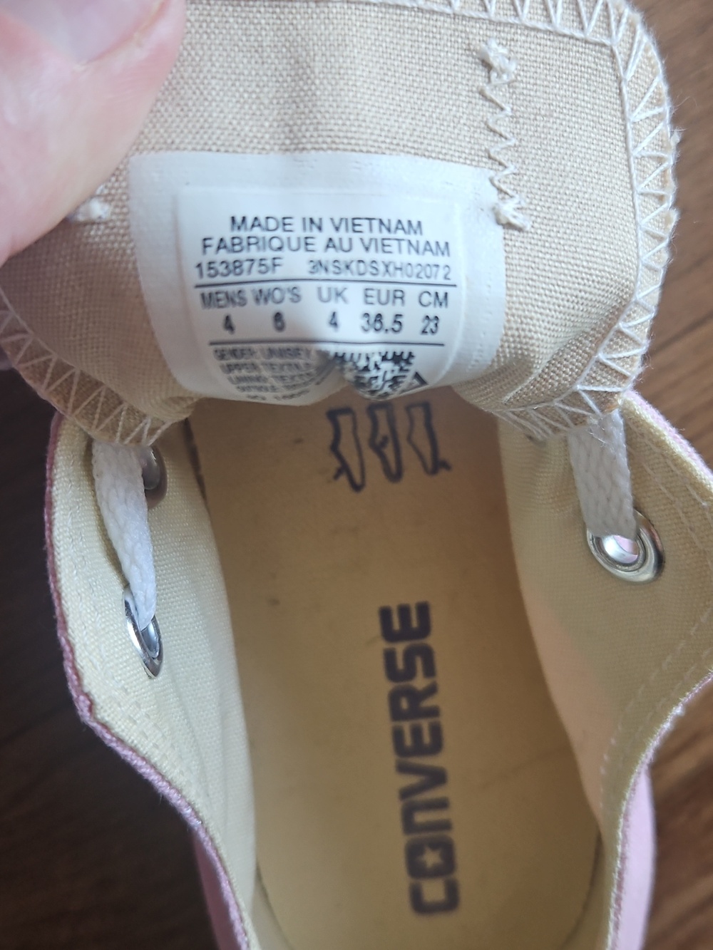 Pink Converse - Picture 4 of 9